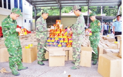 Quyết liệt ngăn chặn hành vi vận chuyển, mua bán pháo nổ