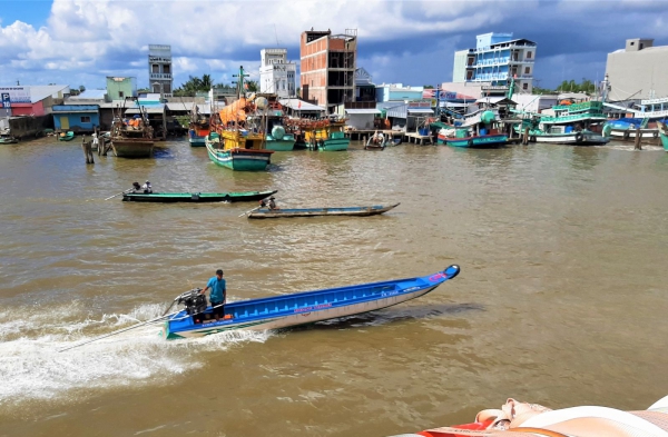 “Đô thị tôm” và “thành phố hải sản”