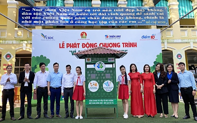 Góp học bổng tặng học sinh nghèo từ việc phân loại rác thải