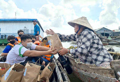 Xung kích, tình nguyện xây dựng thành phố phát triển