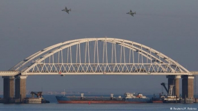 Phương Tây hợp sức &quot;đánh hội đồng&quot; Nga, Moscow &quot;nổi đóa&quot;