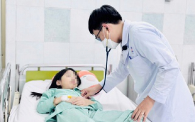 Ăn kẹo mang từ nước ngoài về, 2 chị em ngộ độc cần sa