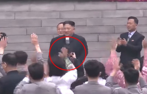 Thợ chụp ảnh Kim Jong Un bất ngờ bị sa thải, khai trừ khỏi đảng