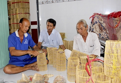 Làng nghề đan lọp tép Thới Mỹ