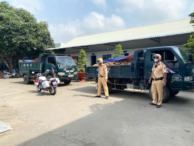 Chợ Mới tăng cường tuần tra kiểm soát, xử lý ôtô tải vận chuyển lớp đất mặt