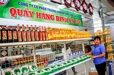 Bình ổn thị trường gắn với cuộc vận động ưu tiên dùng hàng Việt