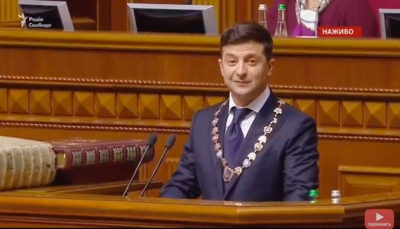 Nóng: Zelensky nhậm chức tổng thống, thề trung thành với Ukraine