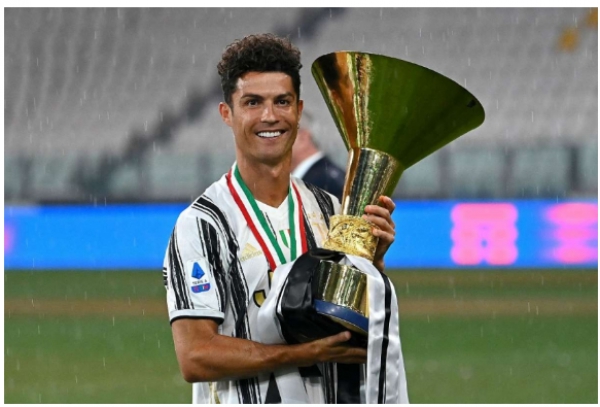 Ronaldo hé lộ tương lai sau chức vô địch cùng Juventus