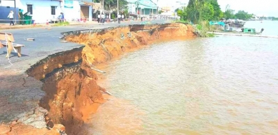 Đoạn Quốc lộ 91 bị &quot;hà bá&quot; nuốt chửng trong đêm