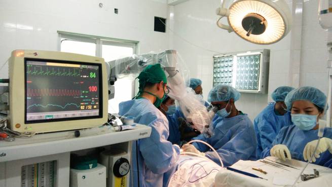 Khiếm th&iacute;nh bẩm sinh v&agrave; phương ph&aacute;p cấy ốc tai điện tử