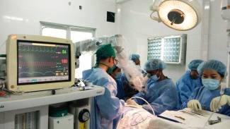 Khiếm th&iacute;nh bẩm sinh v&agrave; phương ph&aacute;p cấy ốc tai điện tử
