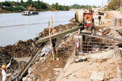 Xử lý sạt lở bờ sông, bờ biển vùng ÐBSCL