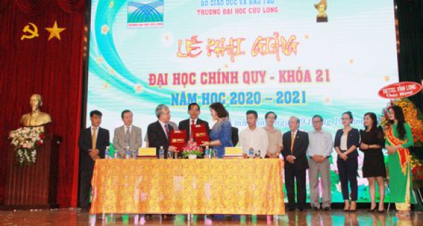 Trường ĐH Cửu Long khai giảng năm học mới