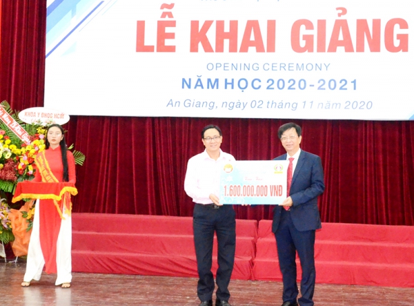 Trường Đại học An Giang khai giảng năm học mới