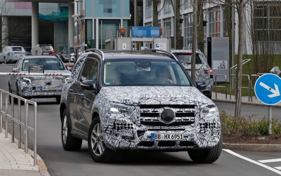 Mercedes-Benz GLS chốt lịch ra mắt: S-Class của SUV đấu BMW X7