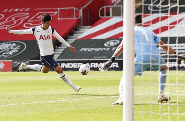 Son Heung-min ghi 4 bàn, Tottenham mở đại tiệc sân St.Mary’s