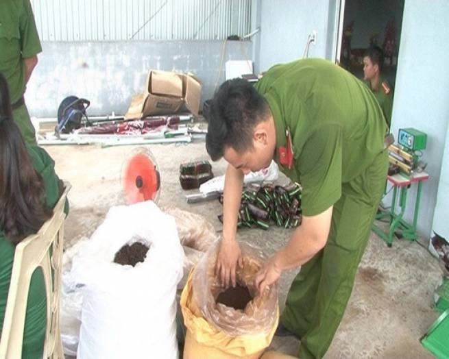 Nh&aacute;i c&agrave; ph&ecirc; thương hiệu từ h&agrave;ng kh&ocirc;ng r&otilde; nguồn gốc