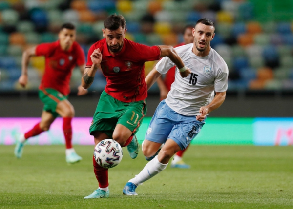 Bruno Fernandes bùng nổ giao hữu, Bồ Đào Nha đè bẹp Israel