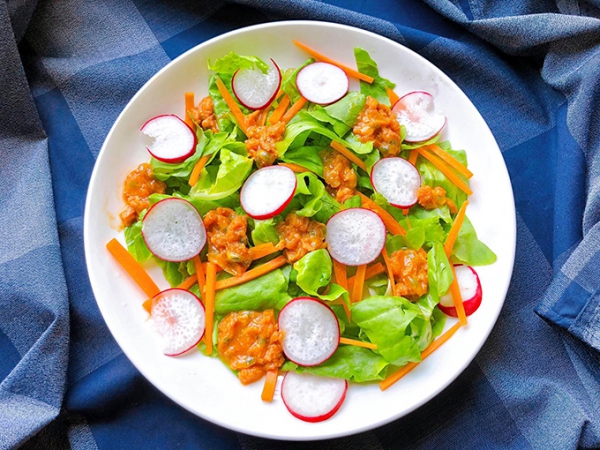 Salad cá ngừ chanh dây