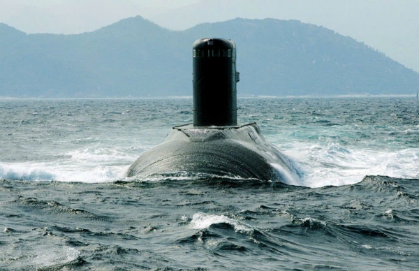 Trực thăng, tàu ngầm Kilo 636 luyện tập diễu binh trên biển dịp Quốc khánh 2-9