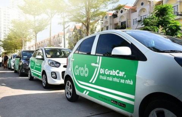 Bộ Giao thông vận tải &quot;tuýt còi&quot; xe Grab hoạt động trái phép