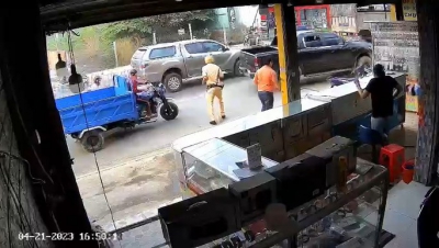 CLIP: Diễn biến kinh hoàng vụ thiếu tá CSGT và 2 người dân bị tông tử vong