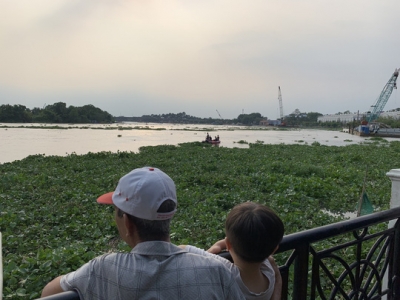 Bơi ra sông Sài Gòn kiếm mồi nhậu, một thanh niên mất tích