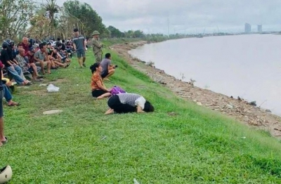 Vụ bố ôm 2 con nhỏ nhảy sông tự tử: Đã tìm thấy thi thể 2 cháu bé