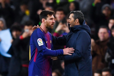 Barcelona sa thải HLV Valverde, La Liga sốc nặng