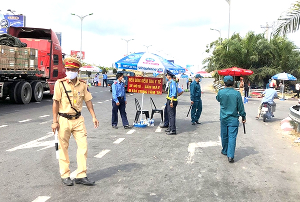 Tăng cường kiểm tra, xử lý hoạt động vận tải hành khách bằng đường bộ và đường thủy nội địa