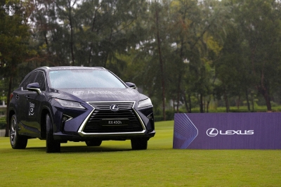 Đi thi đấu golf thử xe sang là trải nghiệm đặc biệt tại Lexus Cup