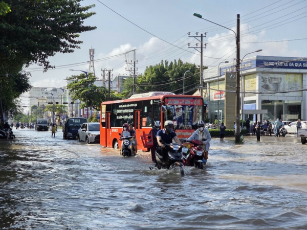 Chuyên gia cảnh báo “nóng” về nguy cơ khi &quot;lũ chồng lũ&quot; ở ĐBSCL