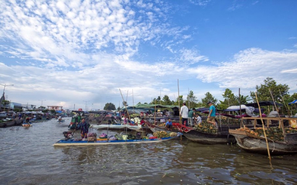 Về Ngã Năm đón bình minh chợ nổi