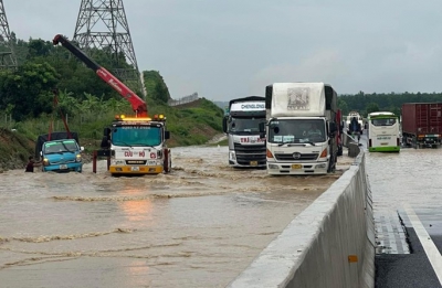 Ông trời không biết “chuyền bóng”!