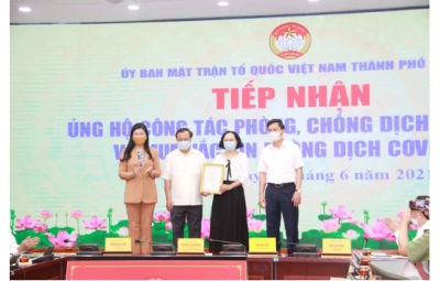 Gia đình nguyên Bí thư Hà Nội Phạm Quang Nghị ủng hộ 100 triệu đồng mua vắc-xin Covid-19