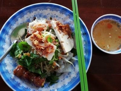 Bánh cuốn nóng cô Hằng