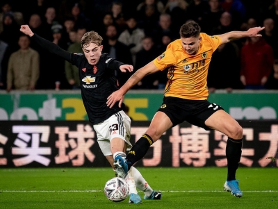 Man United sợ thót tim Wolverhampton, Man City đại thắng FA Cup