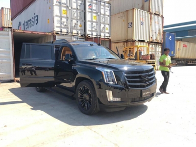 &#039;Chuyên cơ mặt đất&#039; Cadillac Escalade độ Lexani hàng độc, gắn TV 48 inch lên đường về Việt Nam