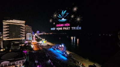 Trình diễn ánh sáng khai mạc Festival biển Nha Trang - Khánh Hòa