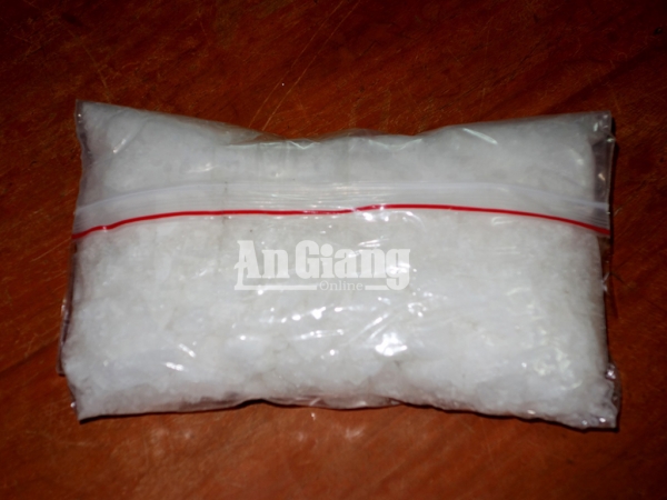 Bắt đối tượng giấu hơn 400 gram ma túy đá trong quần lót