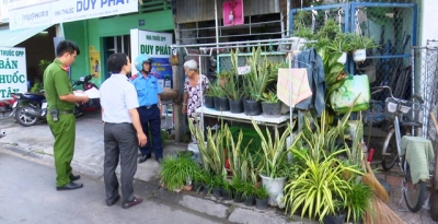 Kiểm tra, giải tỏa vi phạm lấn, chiếm lòng đường, vỉa hè