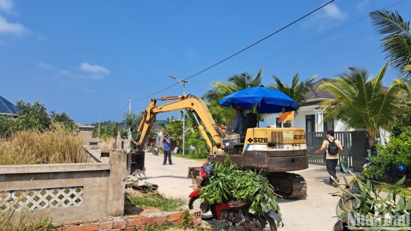 Kiên Giang: Người dân Phú Quốc tự nguyện tháo dỡ 7 căn biệt thự vi phạm