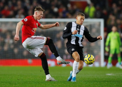 Newcastle dâng bàn thắng, Man United ngược dòng ngoạn mục