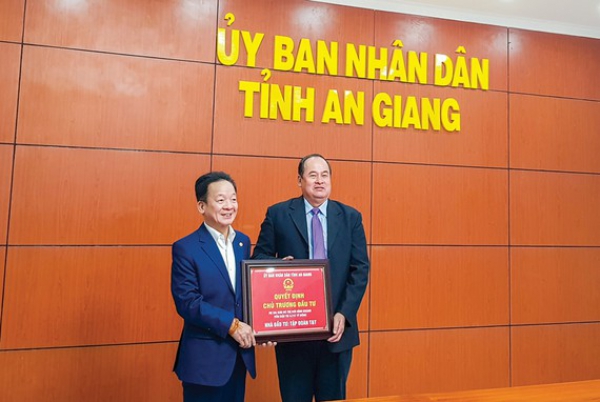 T&amp;T Group đồng hành phát triển TP Long Xuyên