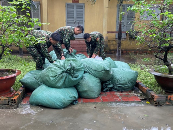 An Giang: Buôn lậu thả hàng trôi sông để qua mặt lực lượng chức năng