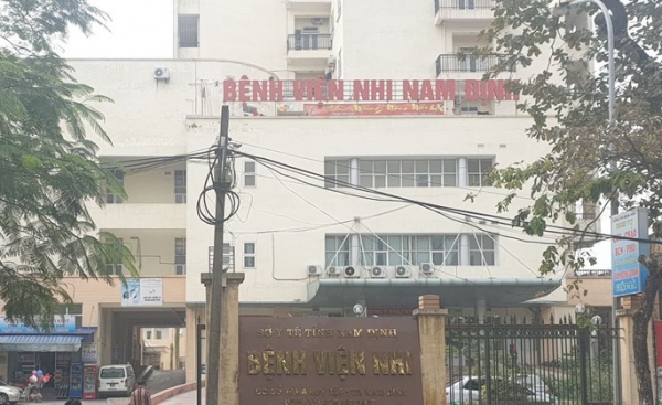 Dính vụ &quot;ăn bớt&quot; thuốc bệnh nhi, thêm 2 điều dưỡng Bệnh viện Nhi Nam Định bị cấm đi khỏi nơi cư trú