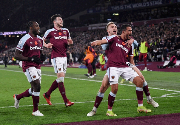 West Ham: Kẻ hạ thủ các &quot;ông lớn&quot; nước Anh