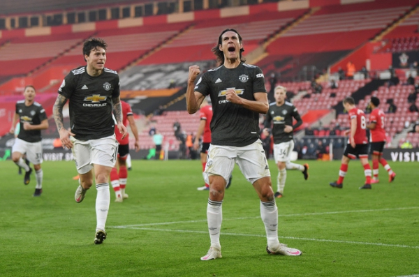 Người hùng Cavani đối mặt án treo giò 3 trận, Man United bàng hoàng