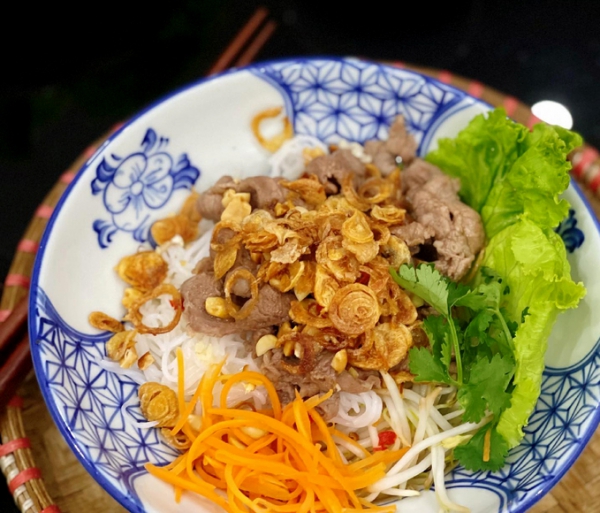 Bún bò Nam Bộ