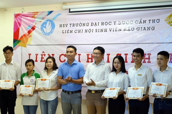 Sinh viên Hậu Giang tại Đại học Y Dược Cần Thơ: Nhiều hoạt động hướng về cộng đồng